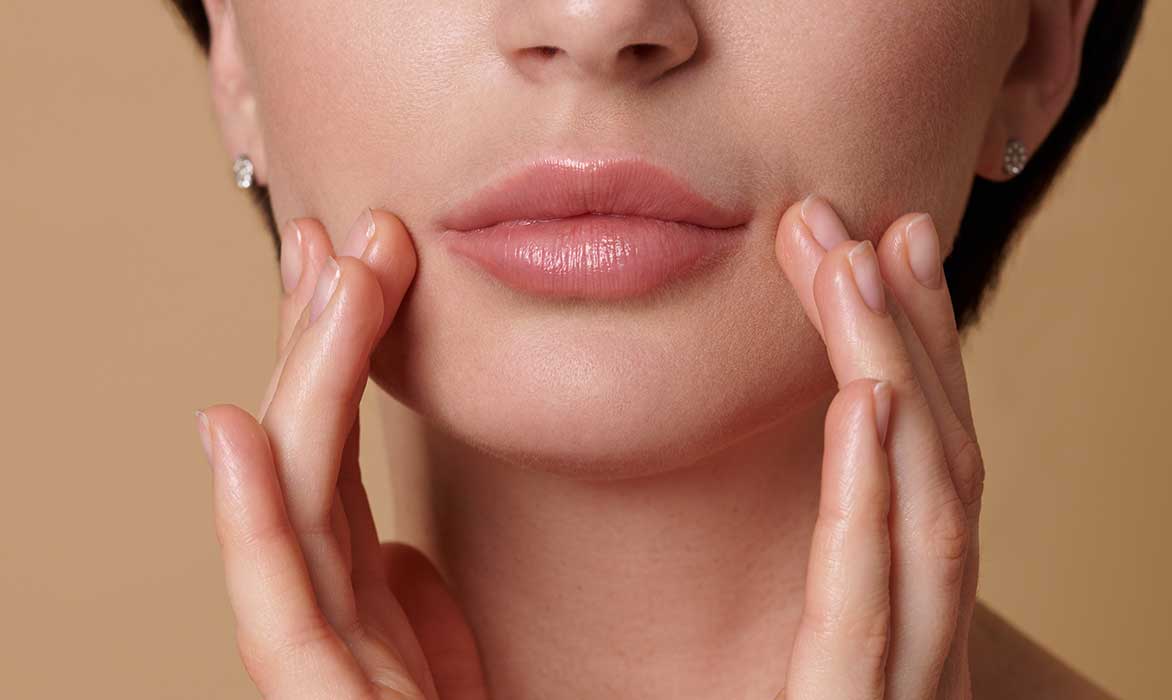 v-st-skin-tightening-lip-plump